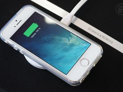 Без дротів: українці створили зарядку мрії для смартфона!